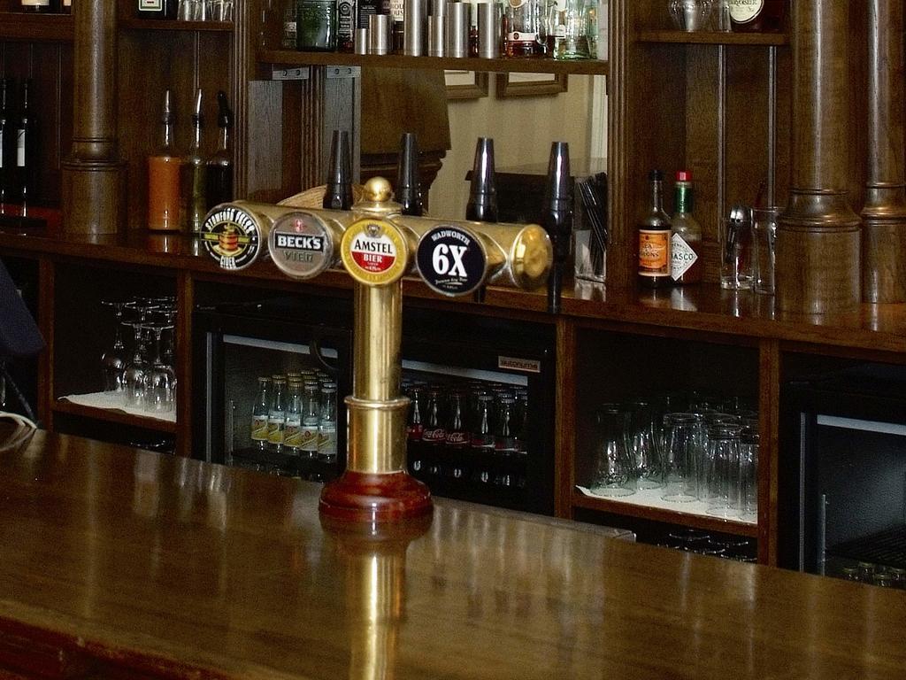 The Bear Hotel Devizes Eksteriør bilde