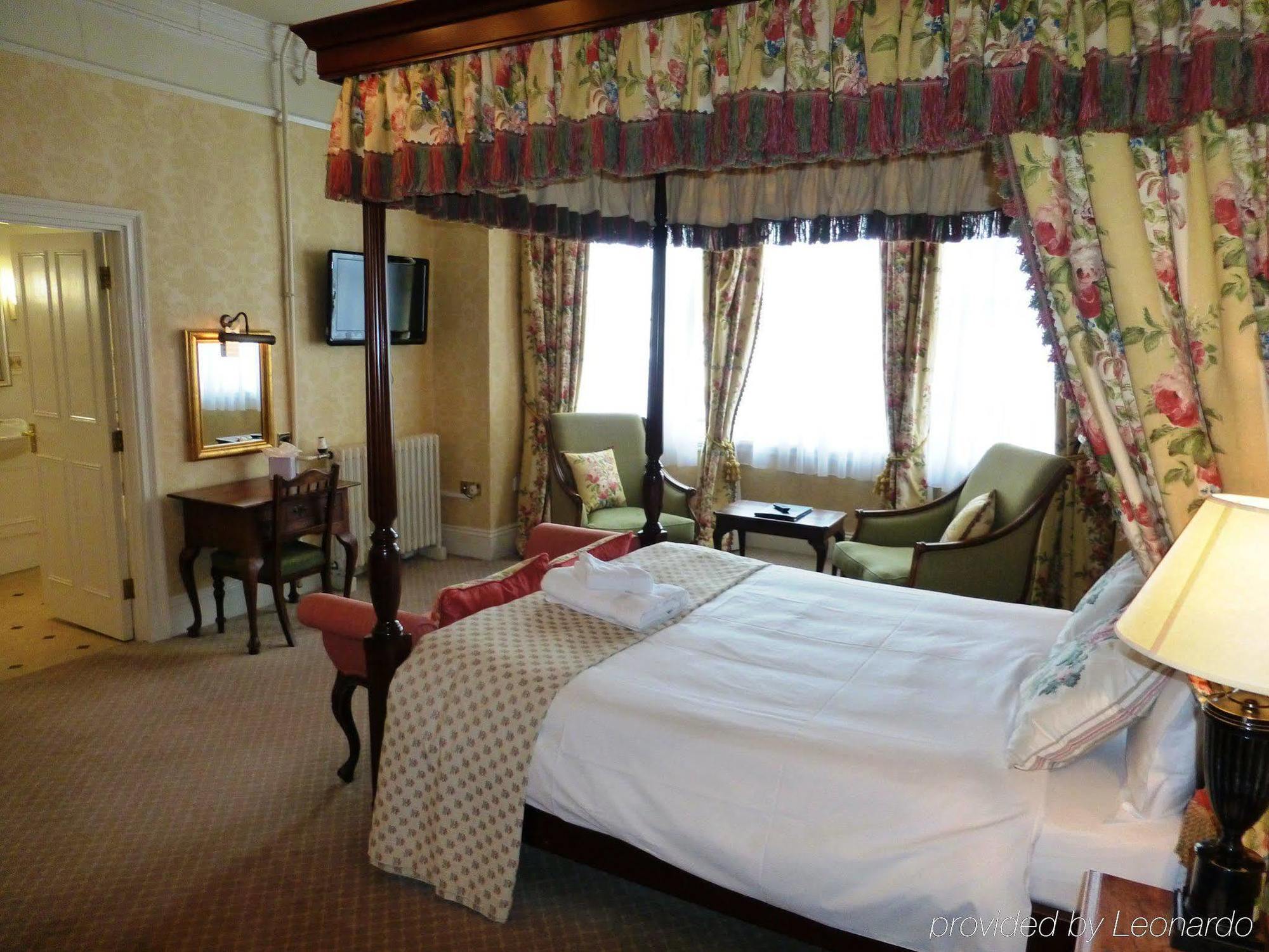 The Bear Hotel Devizes Eksteriør bilde