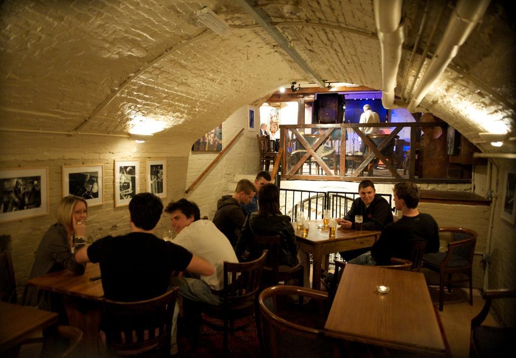 The Bear Hotel Devizes Eksteriør bilde